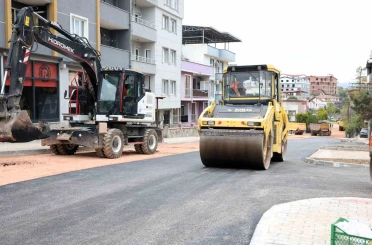 Osmangazi’den Hamitler’e 300 tonluk asfalt desteği 