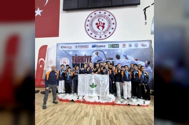 Osmangazili karateciler madalyaya doydu 