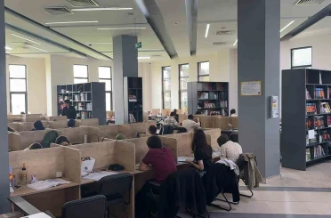 Osmaniye’de öğrenciler kitap kafede hem ders çalışıyor hem sosyalleşiyor 