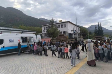 Osmaniye’de öğrencilere sıcak çorba ikramı 