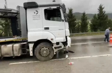 Osmaniye’de tır yağmurda savruldu 