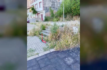 Otluk alana dönen bu park bakım ve temizlik bekliyor 