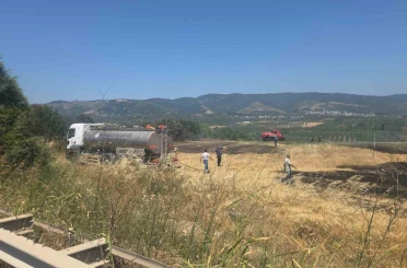 Otluk alanda çıkan yangın korkuttu 