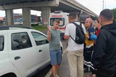 Otobüsün çarptığı otomobilin hafif yaralı sürücüsü, ailesini yalnız bırakmamak için hastaneye gitmedi 
