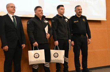 Otogarda uyuşturucu sevkiyatını engelleyen güvenlik personeline plaket 