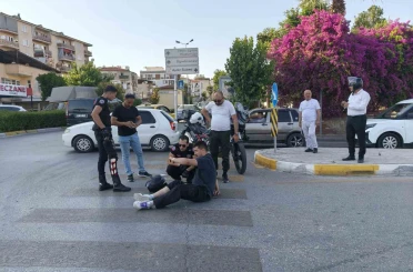 Otomobil ile çarpışan motosikletin sürücüsü yaralandı 