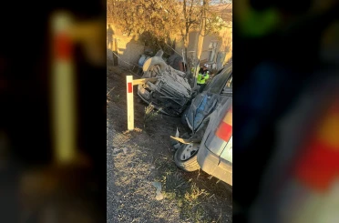 Otomobil ile hafif ticari araç çarpıştı: 1 ölü, 1 yaralı