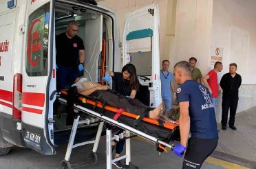 Otomobil ile hafif ticari araç çarpıştı: 6 yaralı 