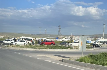 Otomobil ile işçi servisi çarpıştı: 6 yaralı 
