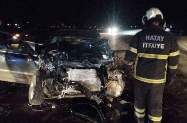 Otomobil ile minibüs kafa kafaya çarpıştı: 1 ölü, 6 yaralı 