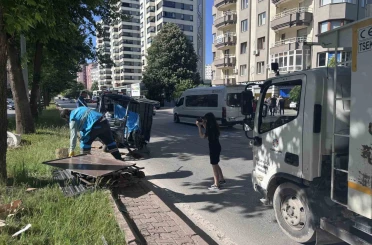 Otomobil ile moped çarpıştı: 5 yaralı 