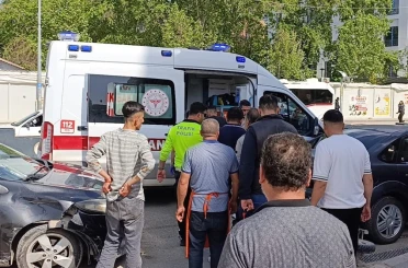 Otomobil ile motosiklet çarpıştı: 1 yaralı 