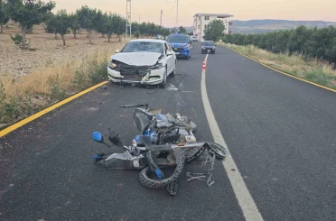 Otomobil ile motosiklet çarpıştı: 4 yaralı 