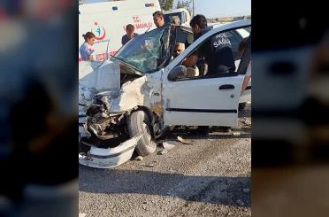 Otomobil ile tır çarpıştı: 2 yaralı 
