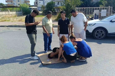 Otomobil motosiklete çarptı, otomobildeki yolcu yaralıyı bırakıp gazeteciyle uğraştı 