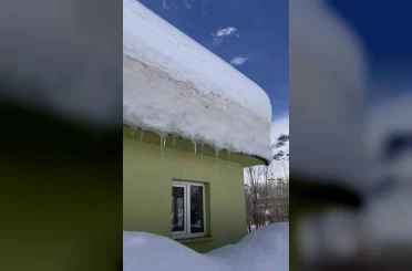 Ovacık’ta kar kalınlığı 2 metreyi buldu, evler kardan kayboldu 