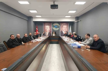 Oylar eşit çıkınca Meclis 1. Başkanvekili kurayla belirlendi 