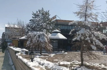 Özalp’ta nisan karı etkili oldu 