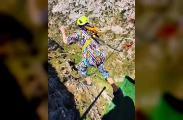 Özbekistan’da 80 yaşındaki kadın ekstrem hareketleriyle şaşırttı 