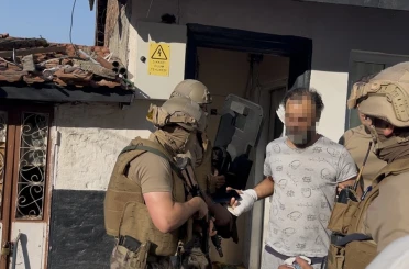 Özel harekat evi ablukaya aldı, yakalanınca "çalsaydınız açardım" dedi 