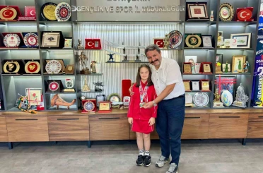 Özel sporcu Elif Ertek’in çifte başarısı gururlandırdı 