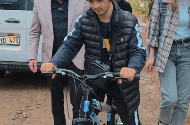 Özel vatandaşın bisiklet hayalini Başkan Aydemir tarafından gerçekleştirdi
