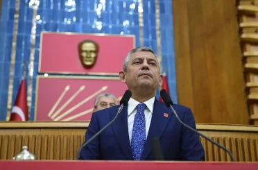 Özgür Özel CHP kürsüsüne veda etti