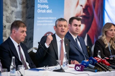 Özgür Özel'den Romanlara mecliste temsil ve bütçe sözü