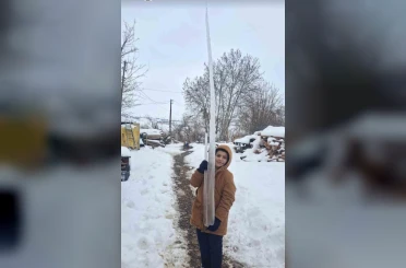 Palu’daki buz sarkıtları görenleri şaşırttı 