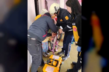Parmağı bisiklet zincirine sıkışan çocuğu itfaiye kurtardı 