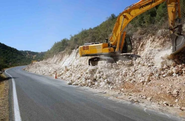 Pazarcık’ta yol çalışması 