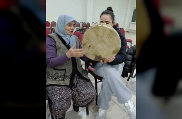 Pazarlar’da halk oyunları kursunda seslendirilen yöresel ezgiler 