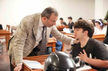 Pendik’te eğitim müjdesini Başkan Ahmet Cin duyurdu: Üniversiteyi kazanan gençlere 15 bin TL destek 