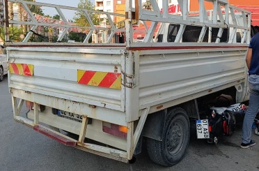 Pikap ile motosiklet çarpıştı, motosiklet sürücüsü yaralandı 