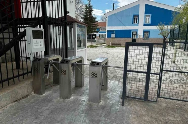 Pilot okulda uygulanan turnike sistemiyle şiddet ve devamsızlık tarihe karıştı 