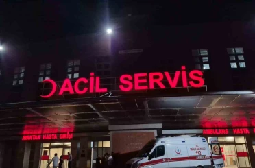 Plakasız motosiklet ’dur’ ihtarına uymadı, bekçiye çarpıp kaçtı 
