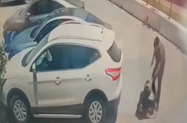 Platonik aşk dehşeti: Genç kadını sokak ortasında bıçakladı 