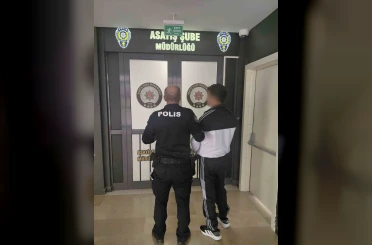 Polis 22 yıl 3 ay 27 gün hapis cezasıyla aranan şahsı yakaladı 