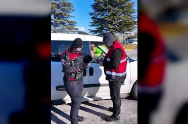 Polis denetimlerinde 40 aranan şahıs yakalandı 