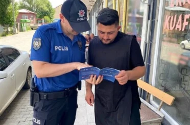 Polis, dolandırıcılığa karşı vatandaşları bilgilendirdi 