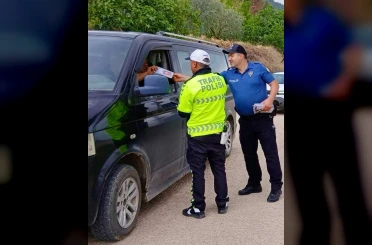 Polis ekipleri araçları tek tek bilgilendirdi 