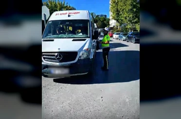 Polis ekiplerinden okul servislerine denetim: 826 servis kontrol edildi 