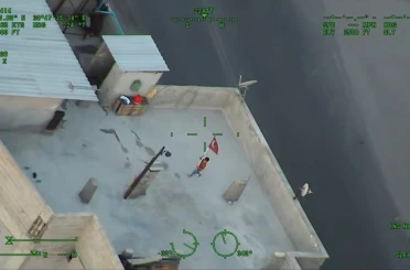 Polis helikopterini Türk bayrağıyla selamlayan çocuk ilgi odağı oldu 