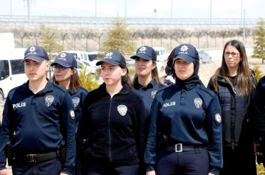 Polis Okulu Yerleşkesinde fidanlar toprakla buluşturuldu 