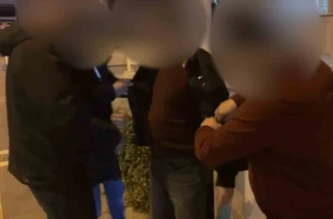 Polis, ’rüşvet dolarları’nı ele geçirdi 
