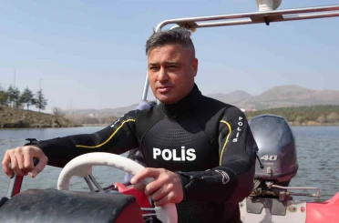 Polis ve futbol hakemi olan Seyfettin Ünal, 20 yılı aşkındır iki mesleği bir arada yapıyor 
