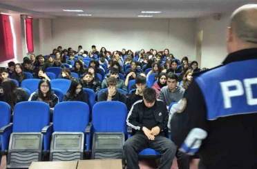 Polisin lise öğrencilerine yönelik eğitimleri devam ediyor 