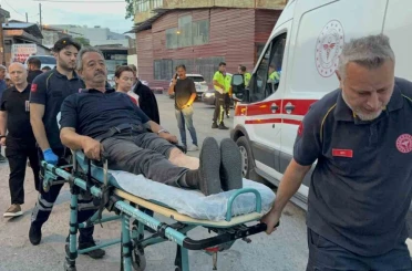 Polisten kaçan aracın çarptığı esnaf ölümden döndü: Kaza anı kamerada 