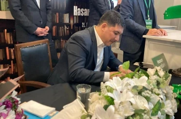 Prof. Dr. Hasan Doğan, Ankara Kitap Fuarı’nda okurlarıyla buluştu 