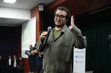 Prof. Dr. Oytun Erbaş: "Sosyal medya modern bir eroindir" 